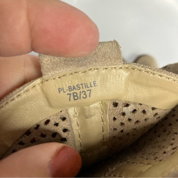 BCBGeneration Bastille cowboy boots tan suede size 7 - Picture 8 of 10